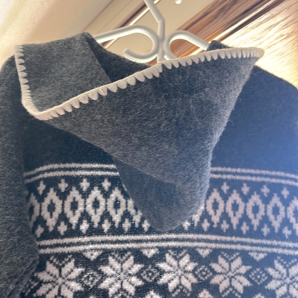 Ricki’s grey and white knitted cardigan​​​​​​​​ - Picture 3 of 6